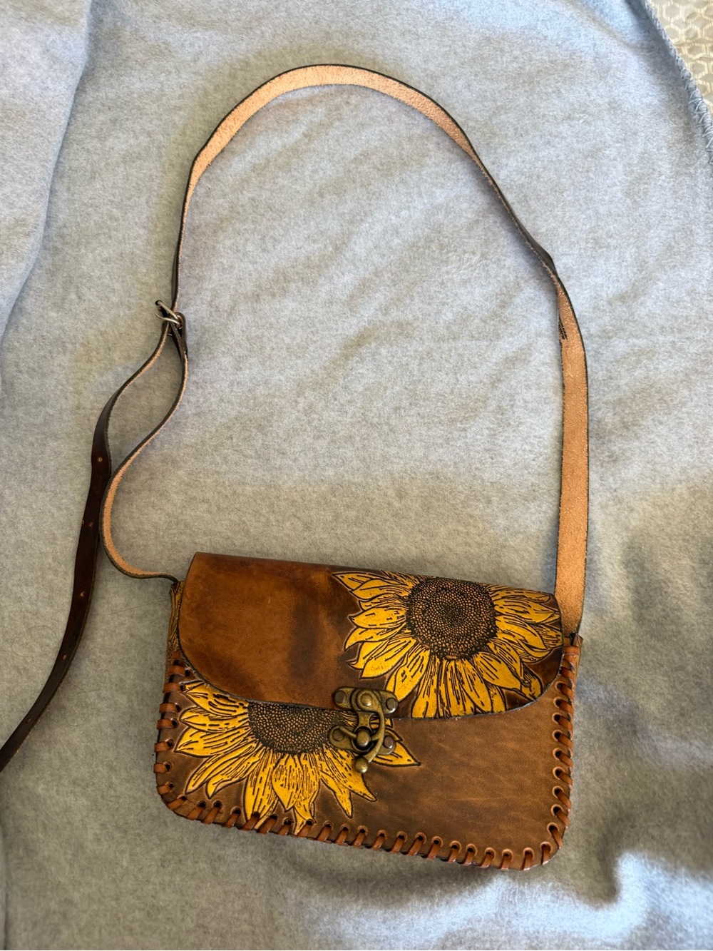 Handcrafted Brown Leather Sunflower Crossbody Bag - Picture 3 of 8